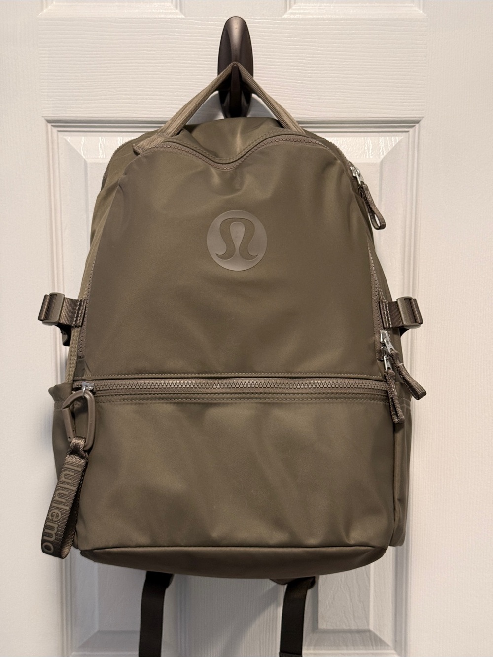 22L Crew Backpack - Picture 3 of 7